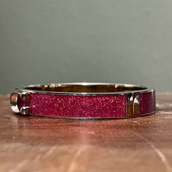 COACH SIGNATURE PUSH HINGED BANGLE RED GLITTER - Picture 6 of 15